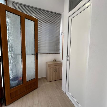 Apartments Joka 487 Ровин Екстериор снимка